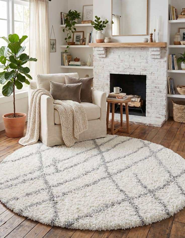 Detail image of 6' x 6' Soft Touch Shag Round Rug