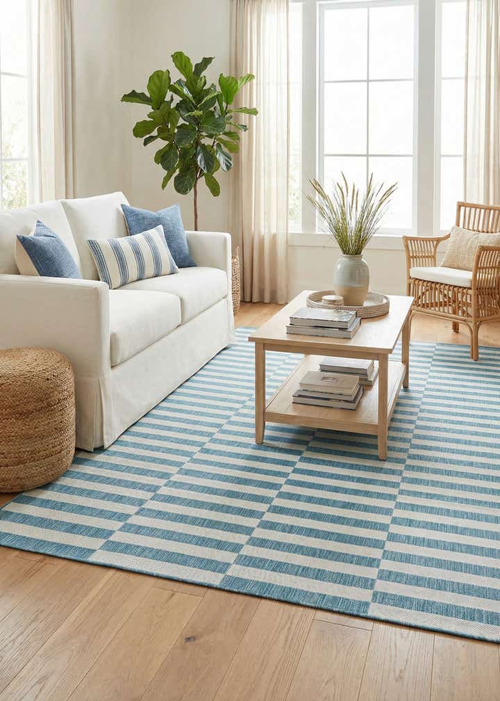 7' x 10' Easy-Clean Striped Indoor / Outdoor Rug