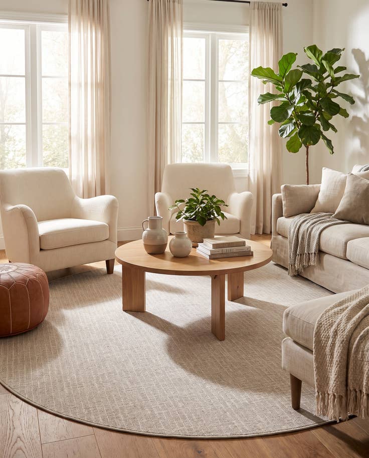 Detail image of 7' 10 x 7' 10 Easy-Clean Checkered Indoor / Outdoor Round Rug