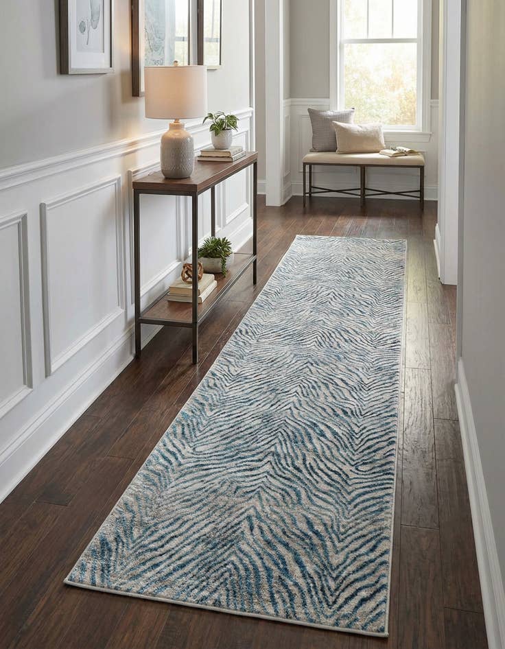 Detail image of 2' 7 x 12' Finsbury Runner Rug