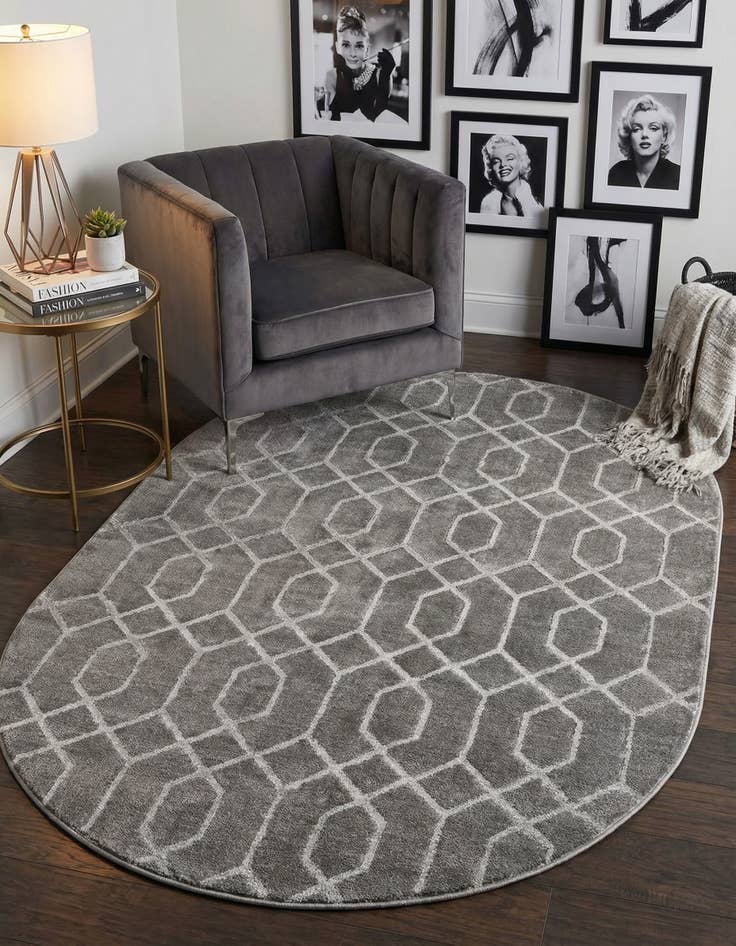 Detail image of 4' x 6' Marilyn Monroe&trade; Glam Trellis Oval Rug