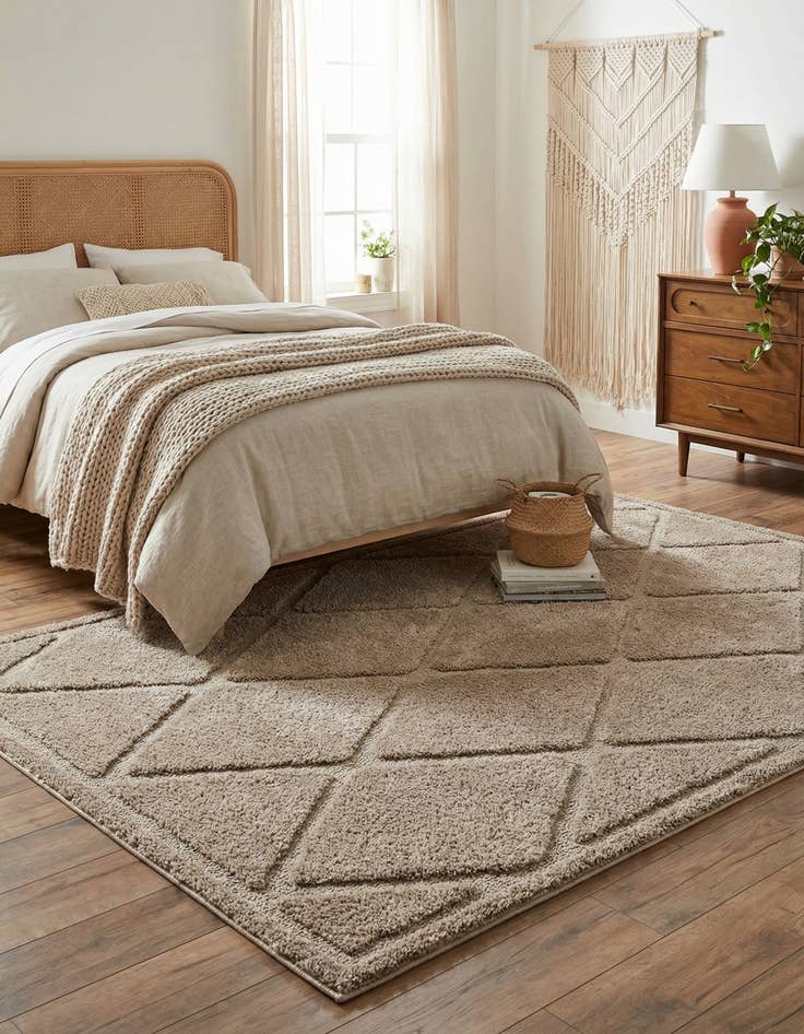 Detail image of 5' x 8' Lattice Shag Rug