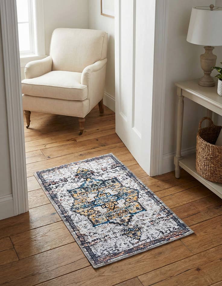 Detail image of 2' x 3' Washable Francesca Rug