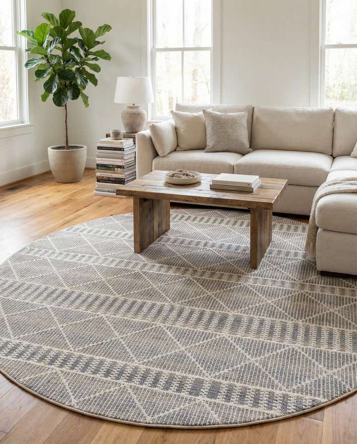 7' 10 x 7' 10 Easy-Clean Lattice Indoor / Outdoor Round Rug