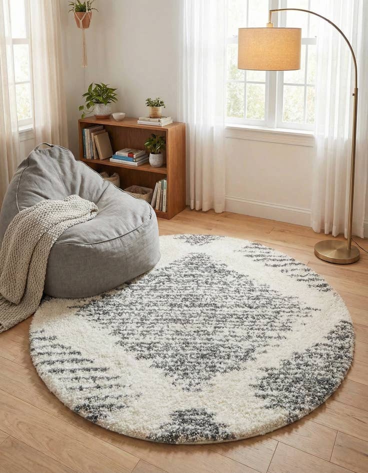 Detail image of 5' 3 x 5' 3 Serenity Shag Round Rug