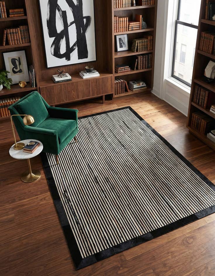 Detail image of 5' 1 x 7' 11 Cowhide - Patchwork Rug