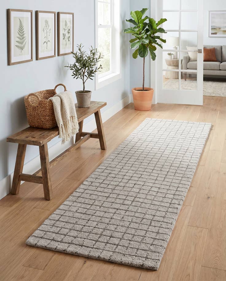 Detail image of 2' x 6' 1 Heritage Line Wool Runner Rug