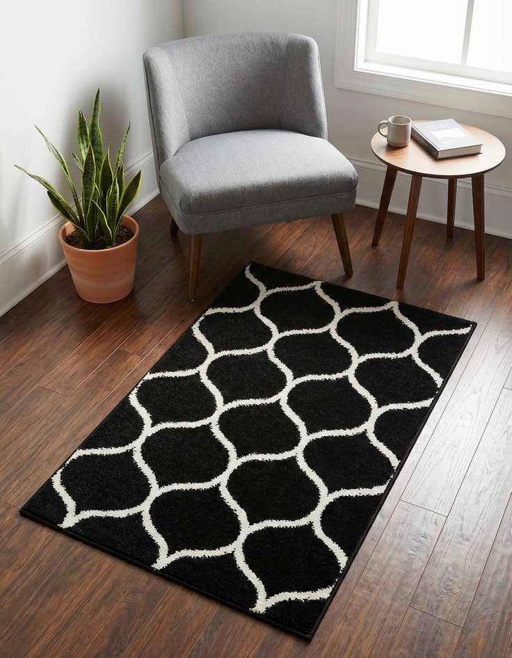 Detail image of 2' x 3' Lattice Frieze Rug