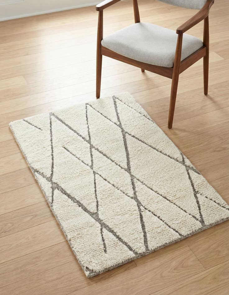 Detail image of 2' x 3' 1 Atlas Moroccan Wool Rug