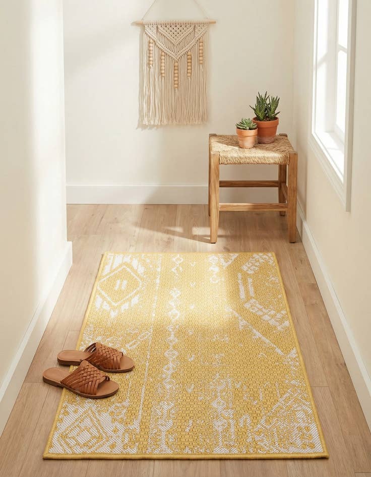 Detail image of 2' x 3' Washable Bohemian Indoor / Outdoor Rug