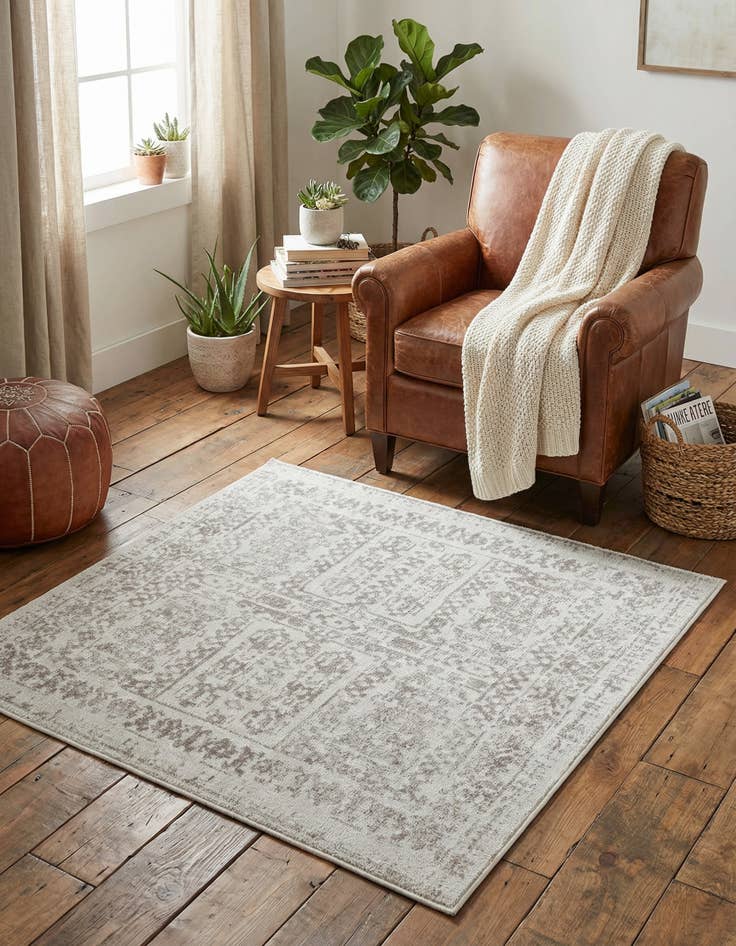 Detail image of 4' x 4' Oxford Square Rug