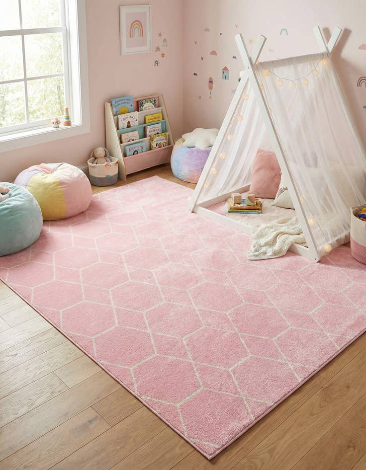 Detail image of 7' 10 x 11' Lattice Frieze Rug