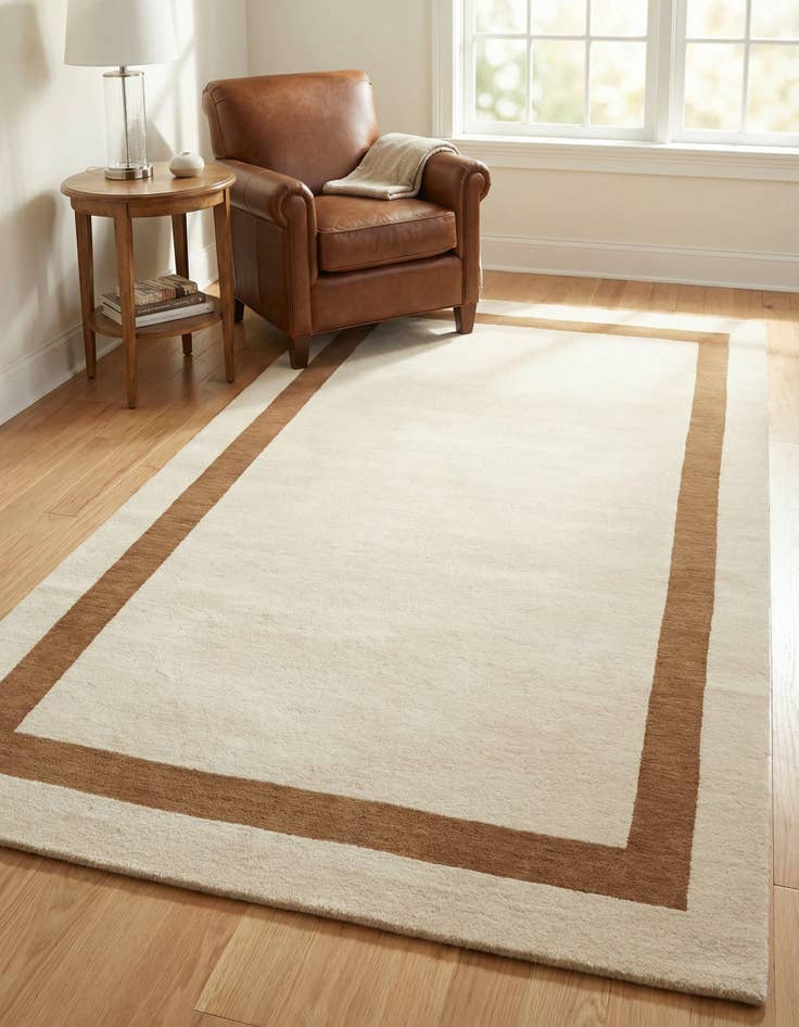 Detail image of 5' 1 x 8' Jill Zarin Border Wool Rug