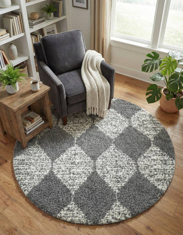 Detail image of 7' x 7' Serenity Shag Round Rug