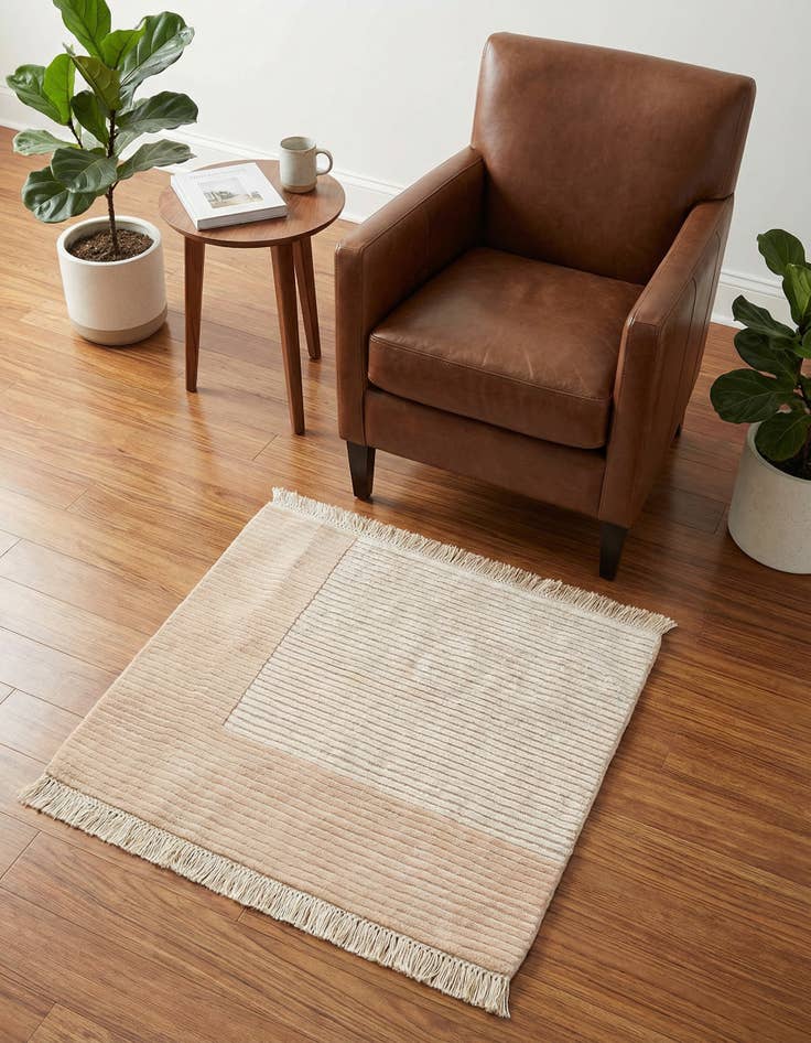 Detail image of 2' 6 x 2' 6 Hand Knotted Darya Wool Square Rug