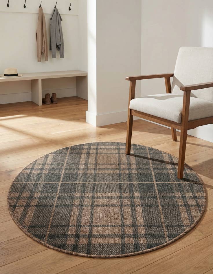 Detail image of 4' x 4' Easy-Clean Checkered Indoor / Outdoor Round Rug