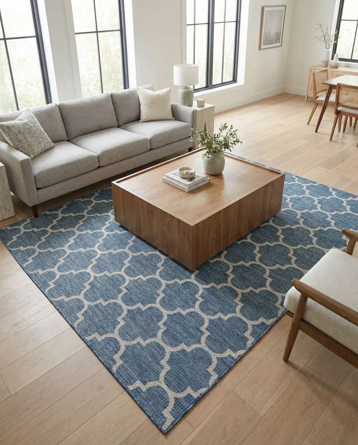 7' 10 x 7' 10 Easy-Clean Lattice Indoor / Outdoor Square Rug