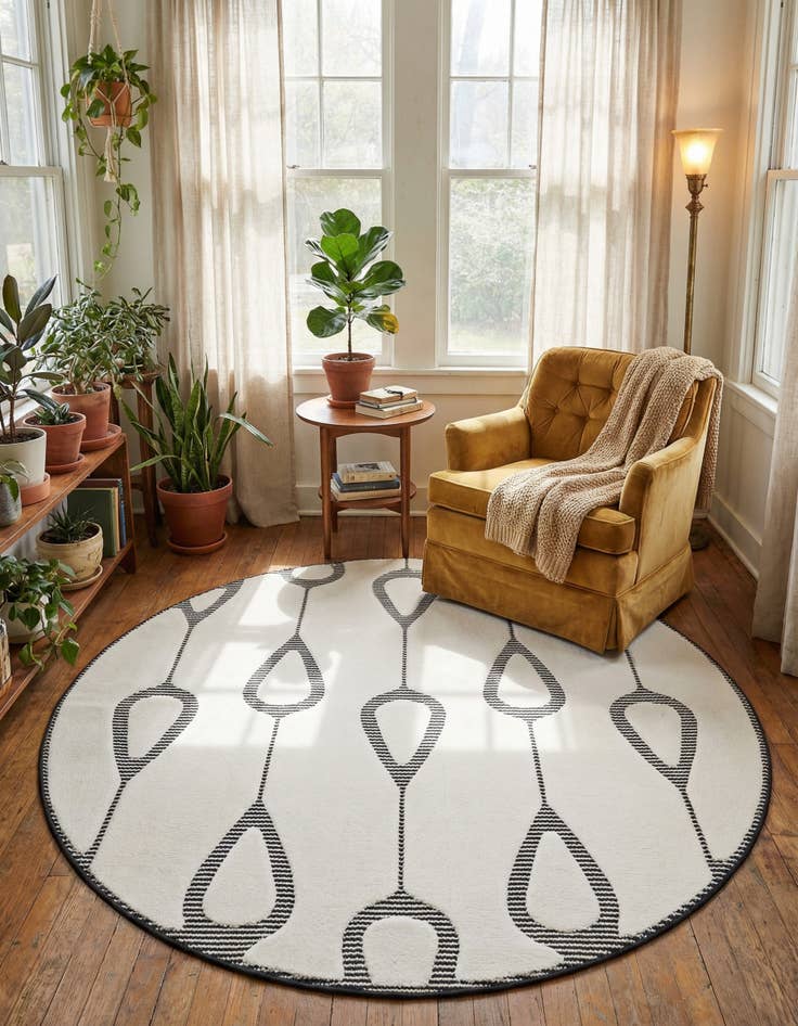 Detail image of 6' x 6' Prismatic Round Rug