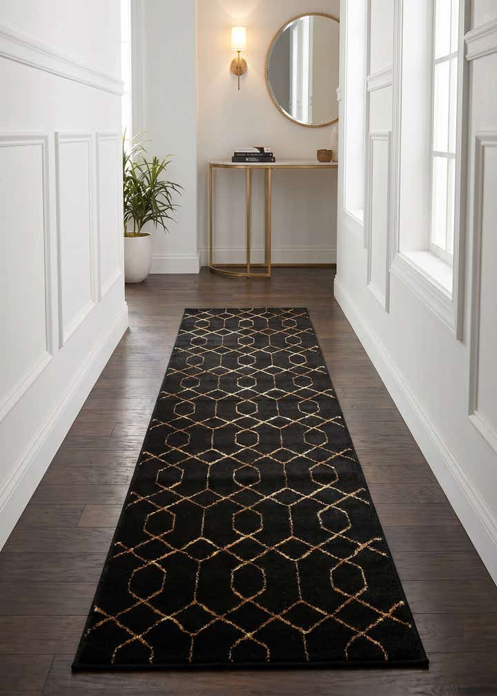 2' x 8' Marilyn Monroe™ Glam Trellis Runner Rug