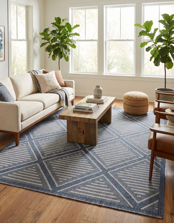 Detail image of 7' 10 x 10' Easy-Clean Trellis Indoor / Outdoor Rug