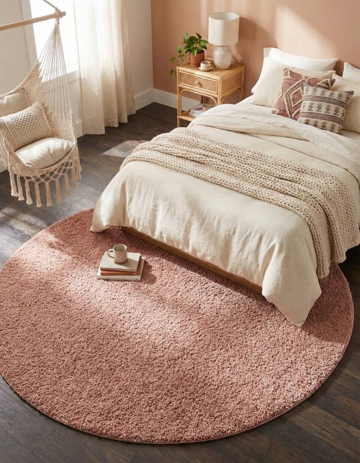 Detail image of 7' x 7' Everyday Shag Round Rug