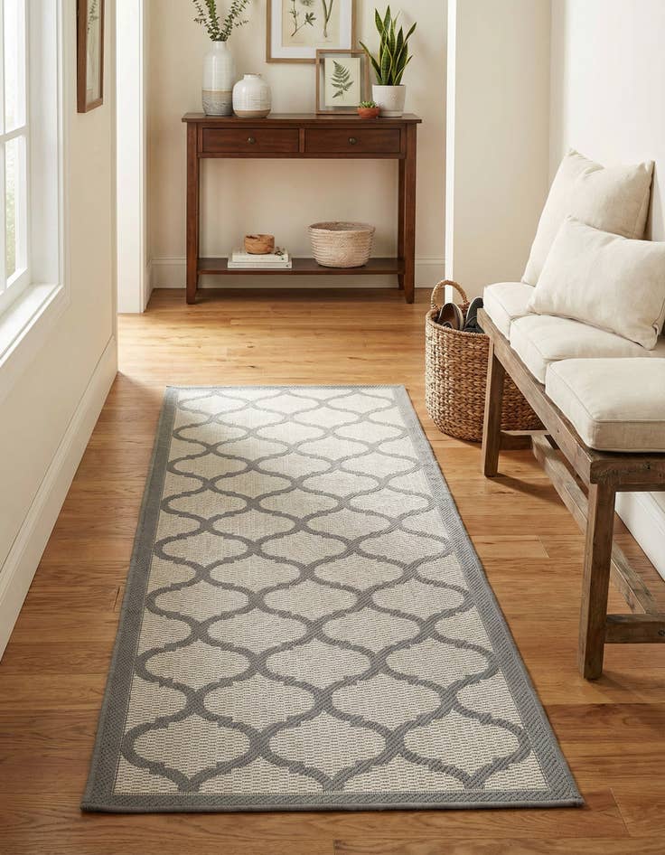 Detail image of 2' 2 x 6' Easy-Clean Trellis Indoor / Outdoor Runner Rug