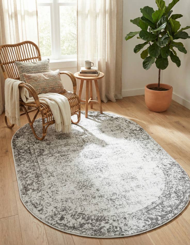 Detail image of 4' 1 x 6' 1 Monaco Oval Rug
