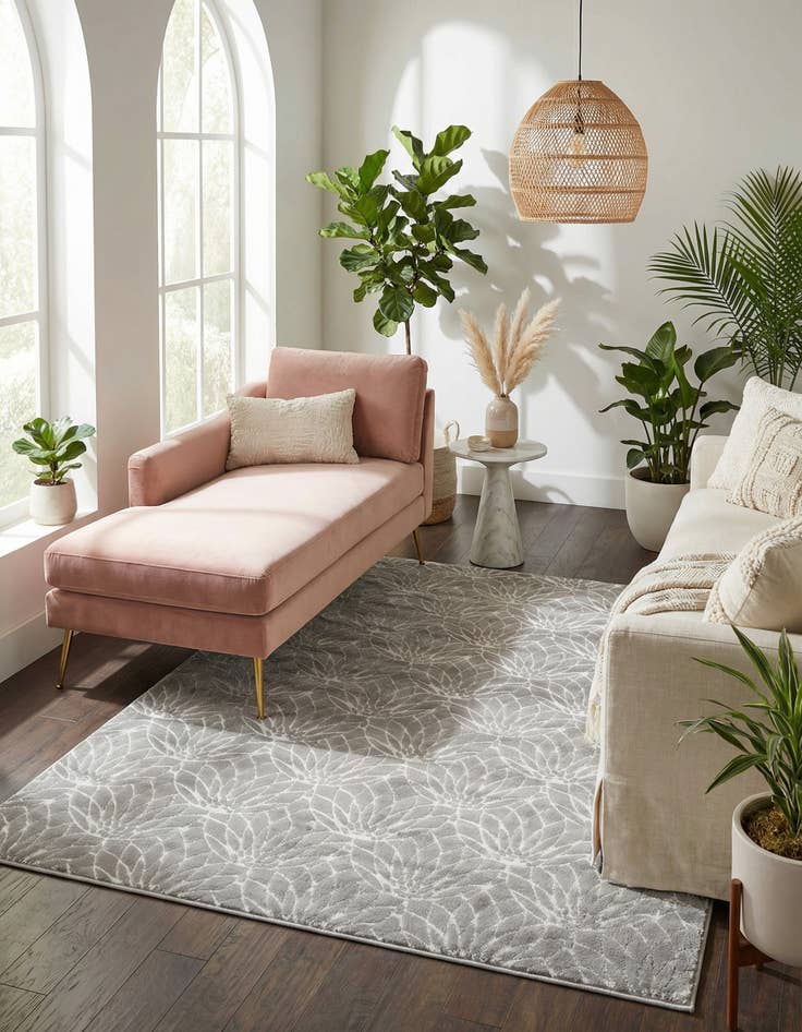 Detail image of 7' 10 x 10' Marilyn Monroe&trade; Glam Dahlia Rug