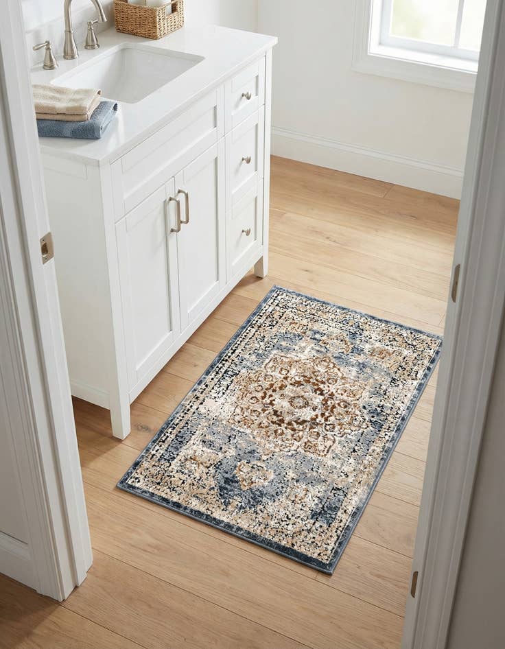 Detail image of 2' x 3' Villa Rug