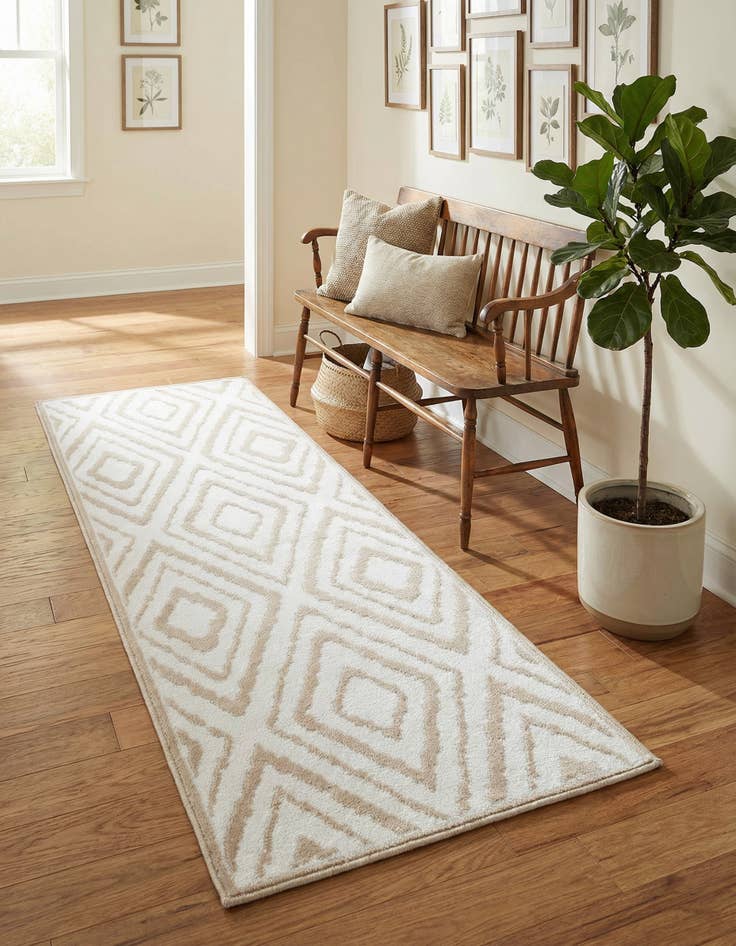 Detail image of  2' x 5' Hermitage Runner Rug