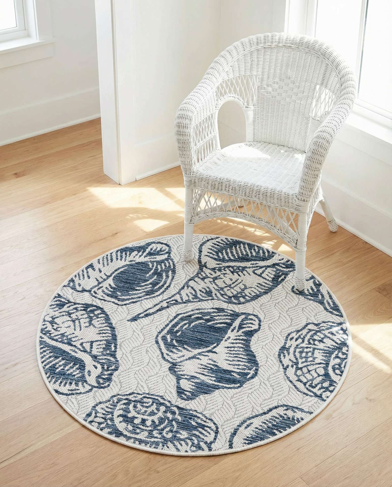 3' x 3' Easy-Clean Coastal Indoor / Outdoor Round Rug
