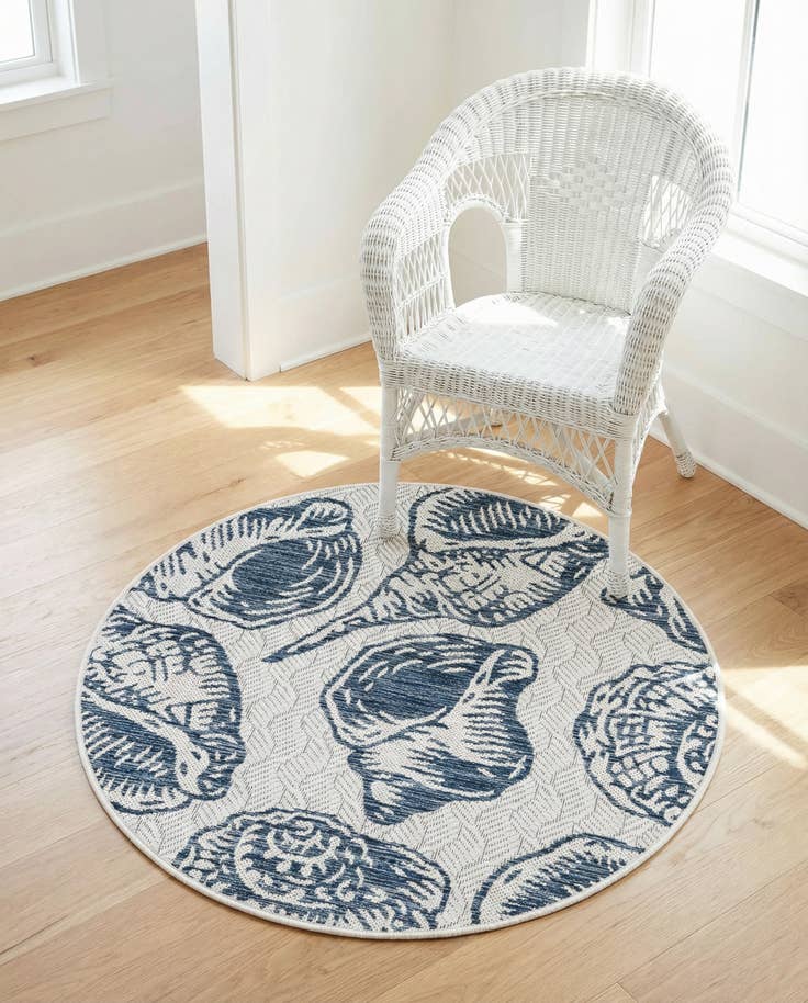 Detail image of 3' x 3' Easy-Clean Coastal Indoor / Outdoor Round Rug