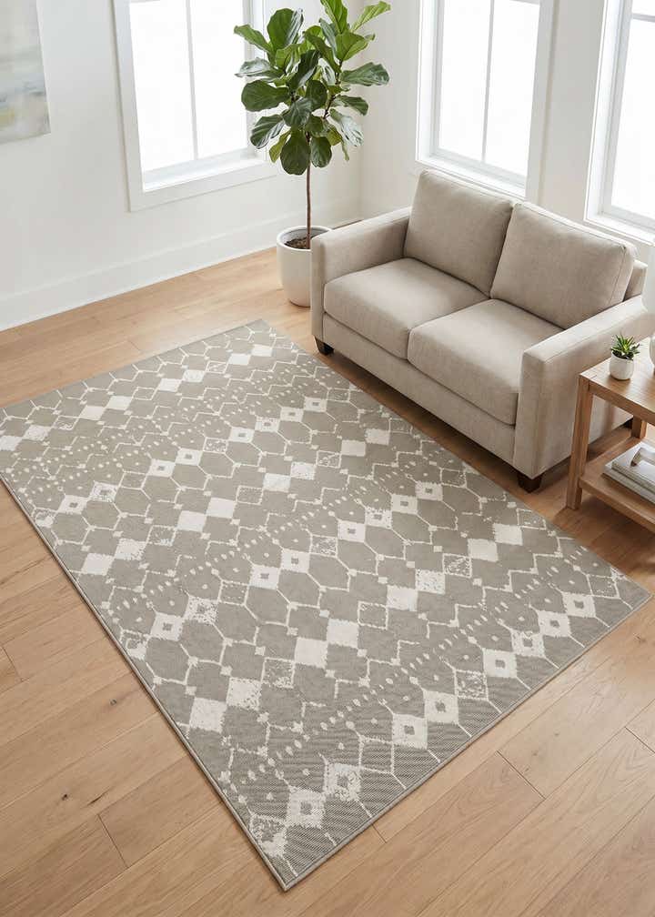 5' 3 x 8' Easy-Clean Trellis Indoor / Outdoor Rug