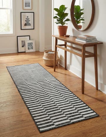 2' x 6' Easy-Clean Striped Indoor / Outdoor Runner Rug