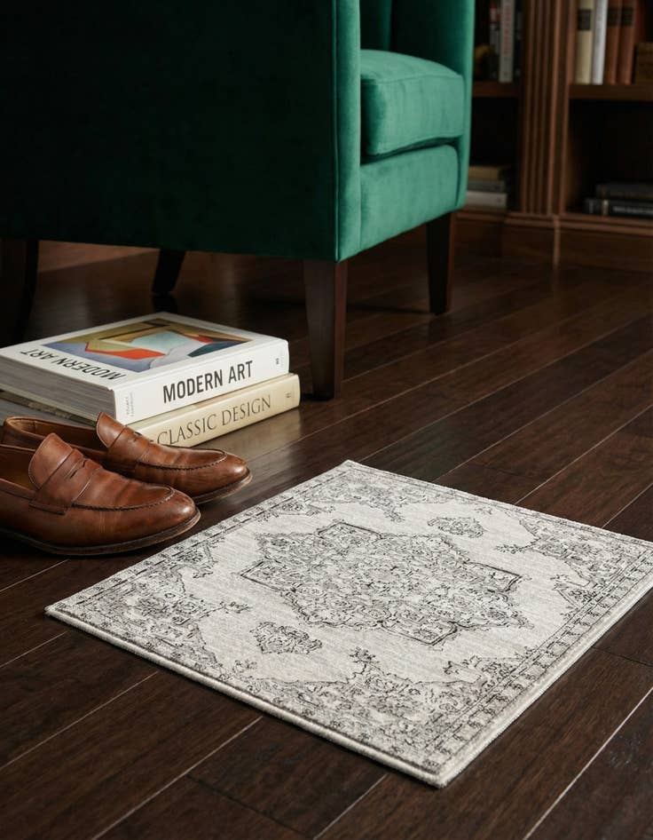 Detail image of 1' 4 x 1' 4 Nyla Sample Rug