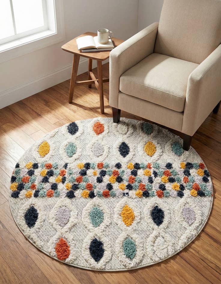 Detail image of 3' 3 x 3' 3 Cherokee Round Rug