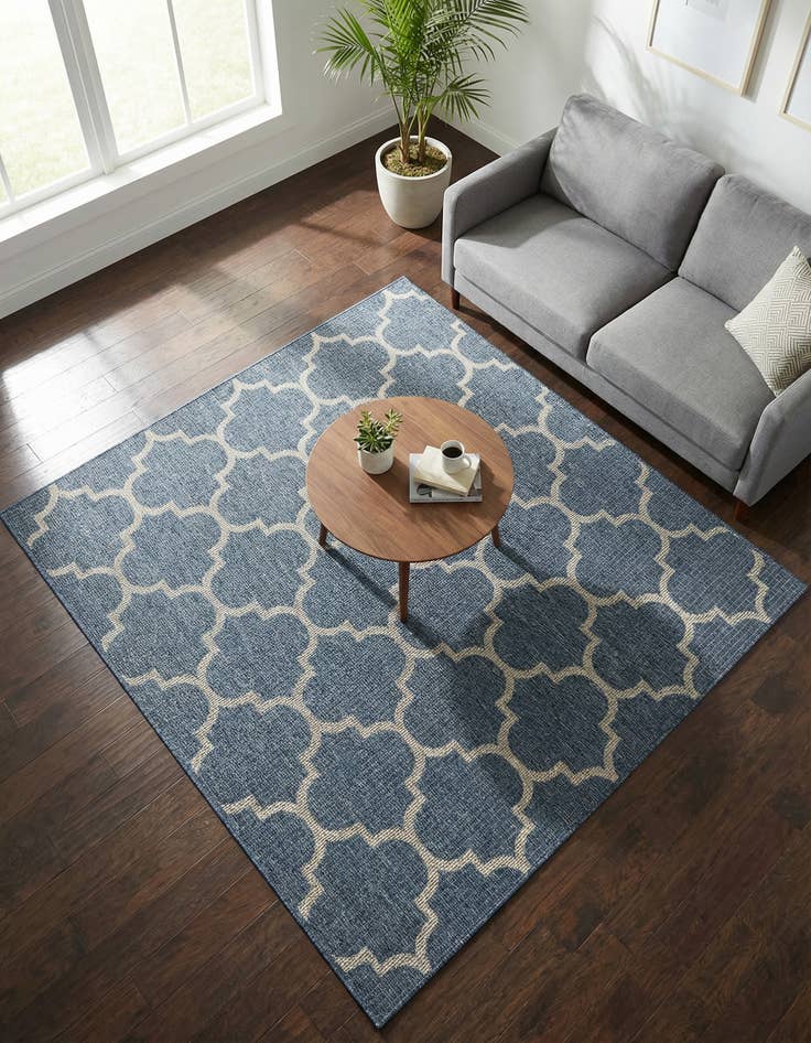 Detail image of 6' x 6' Washable Lattice Indoor / Outdoor Square Rug