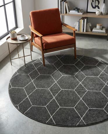  5' 3 x 5' 3 Lattice Frieze Round Rug