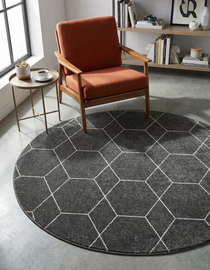 5' 3 x 5' 3 Lattice Frieze Round Rug