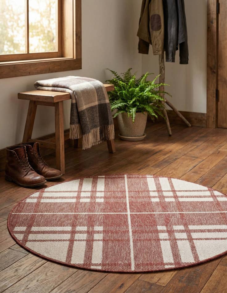Detail image of 3' x 3' Easy-Clean Checkered Indoor / Outdoor Round Rug