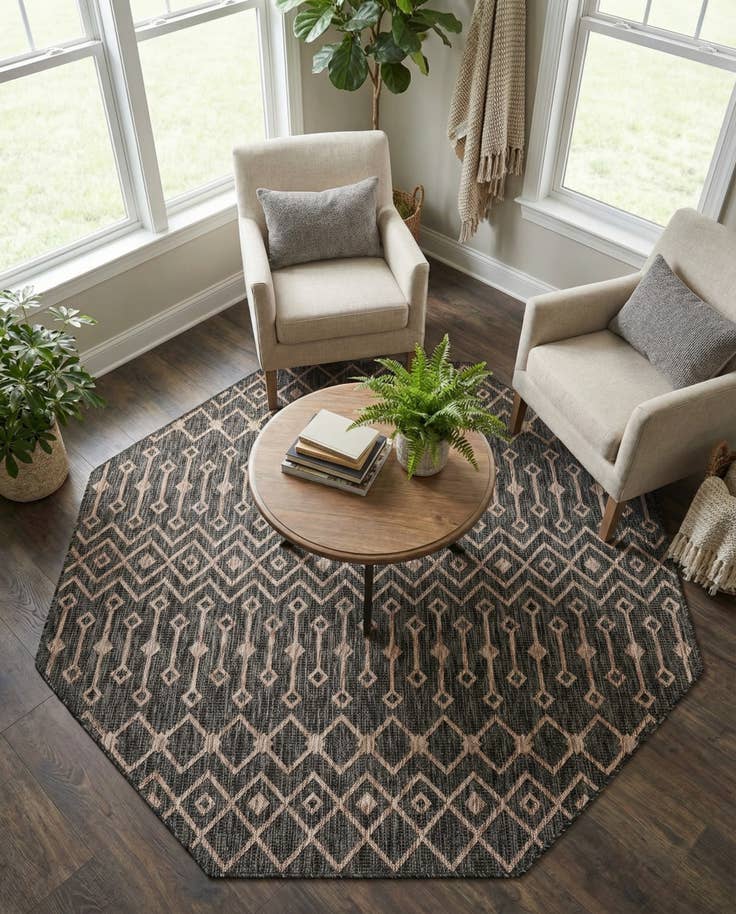 Detail image of 7' 10 x 7' 10 Easy-Clean Lattice Indoor / Outdoor Octagon Rug