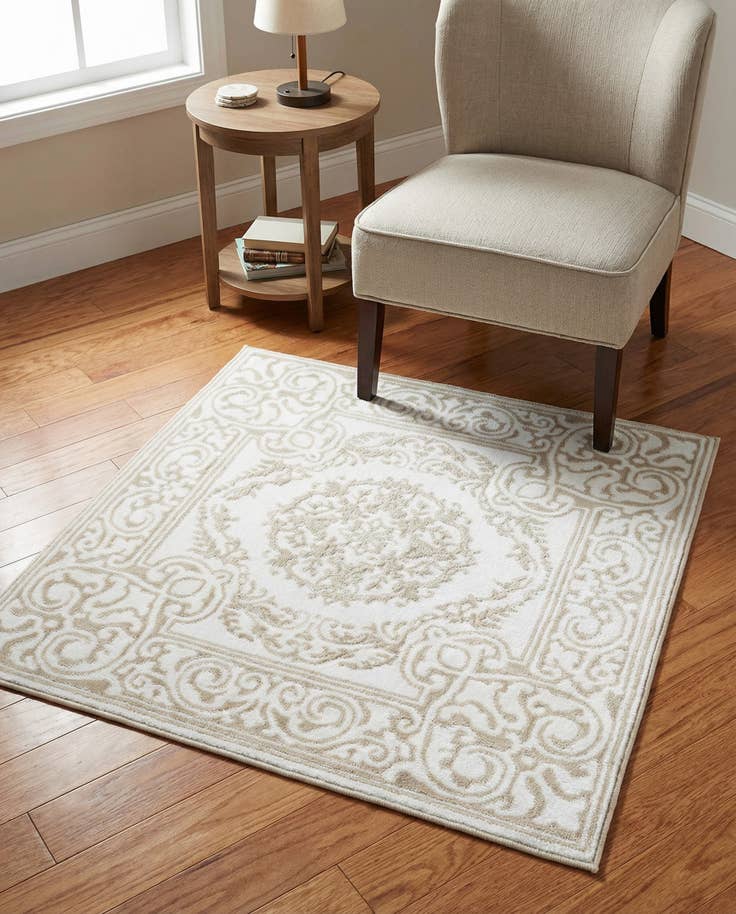 Detail image of 3' 3 x 3' 3 Hermitage Square Rug