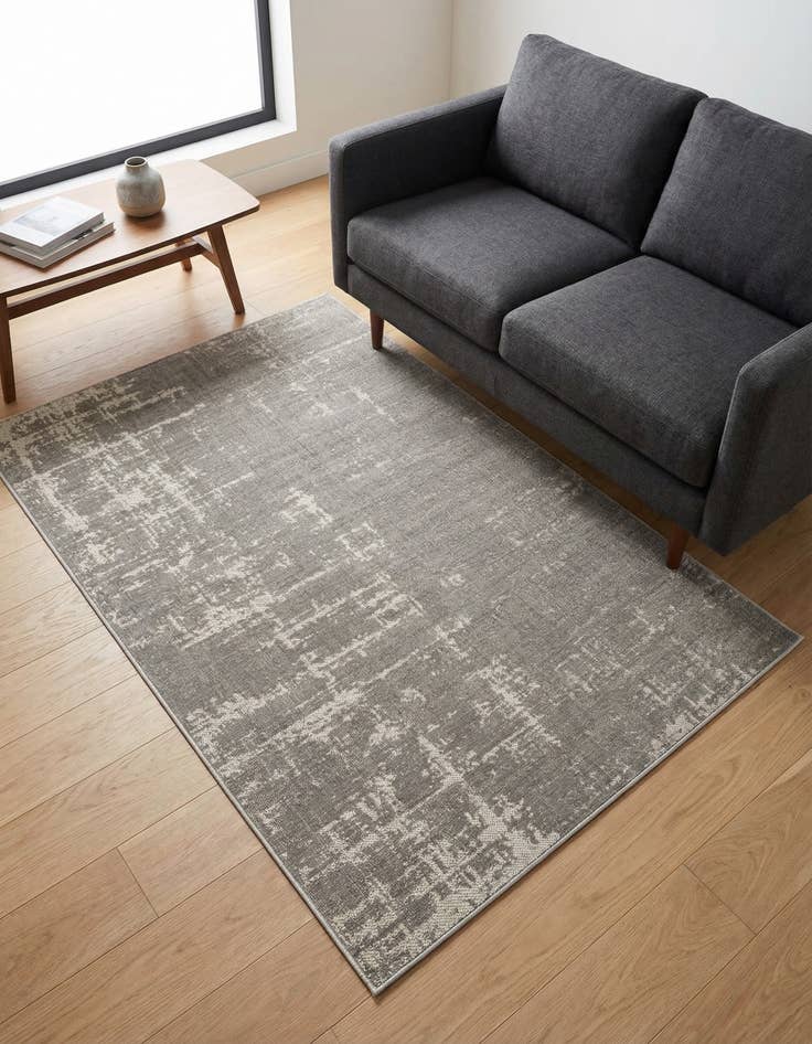 Detail image of 4' x 6' Valencia Rug