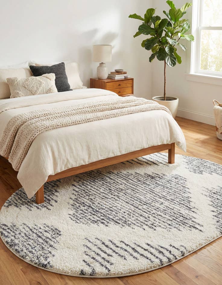 Detail image of 7' 10 x 10' Serenity Shag Oval Rug