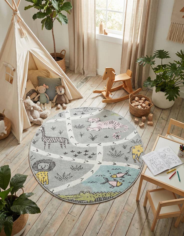 Detail image of 4' 1 x 4' 1 Animals Whimsy Kids Round Rug