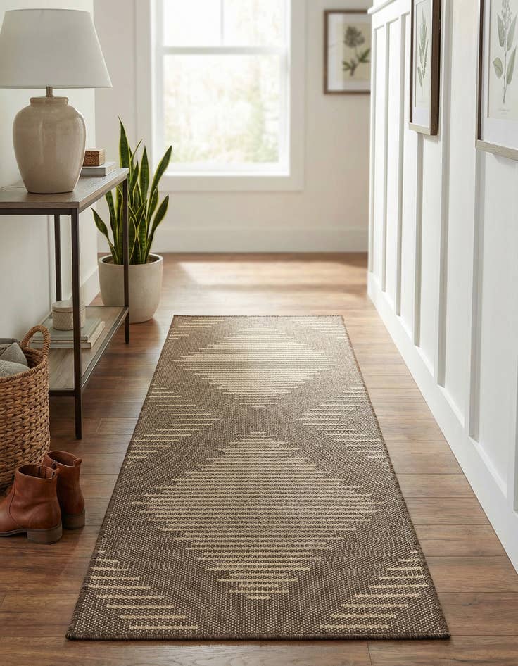 Detail image of 2' 9 x 6' Dunes Runner Rug