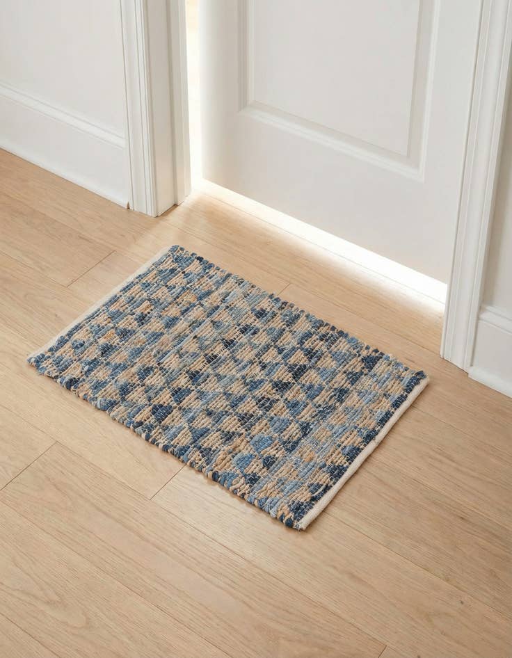 Detail image of 2' x 3' 1  Hand Woven Chindi Jute Rug