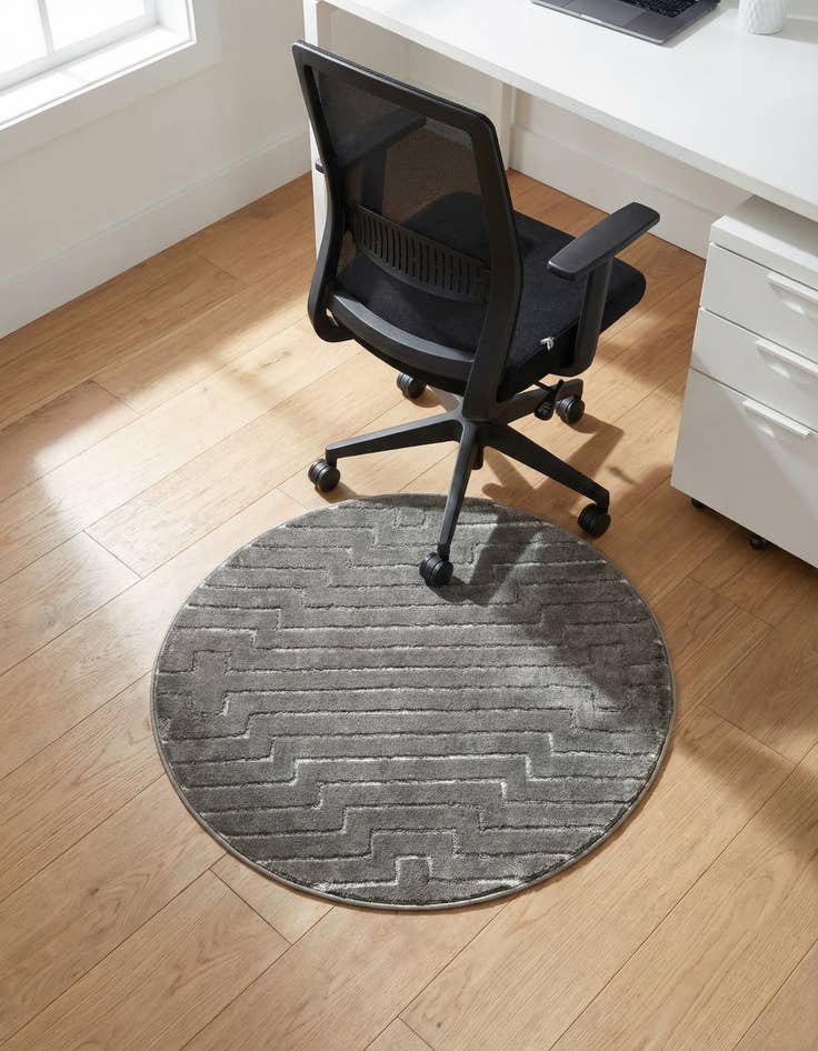 Detail image of  3' x 3' Vogue Geo Round Rug