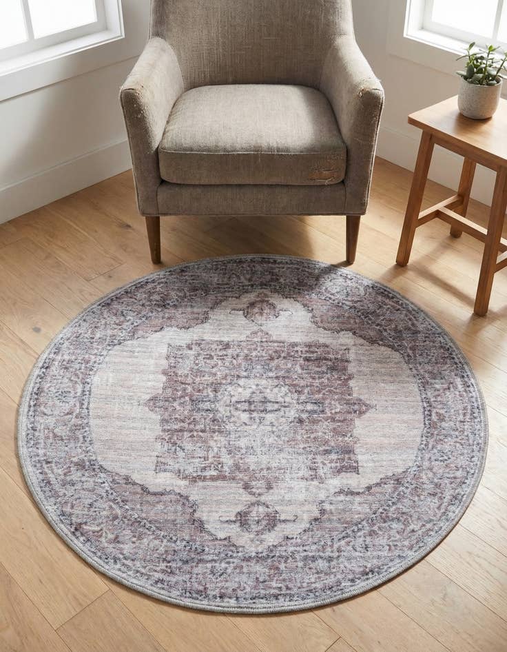 Detail image of 3' 3 x 3' 3  Washable Mangata Round Rug