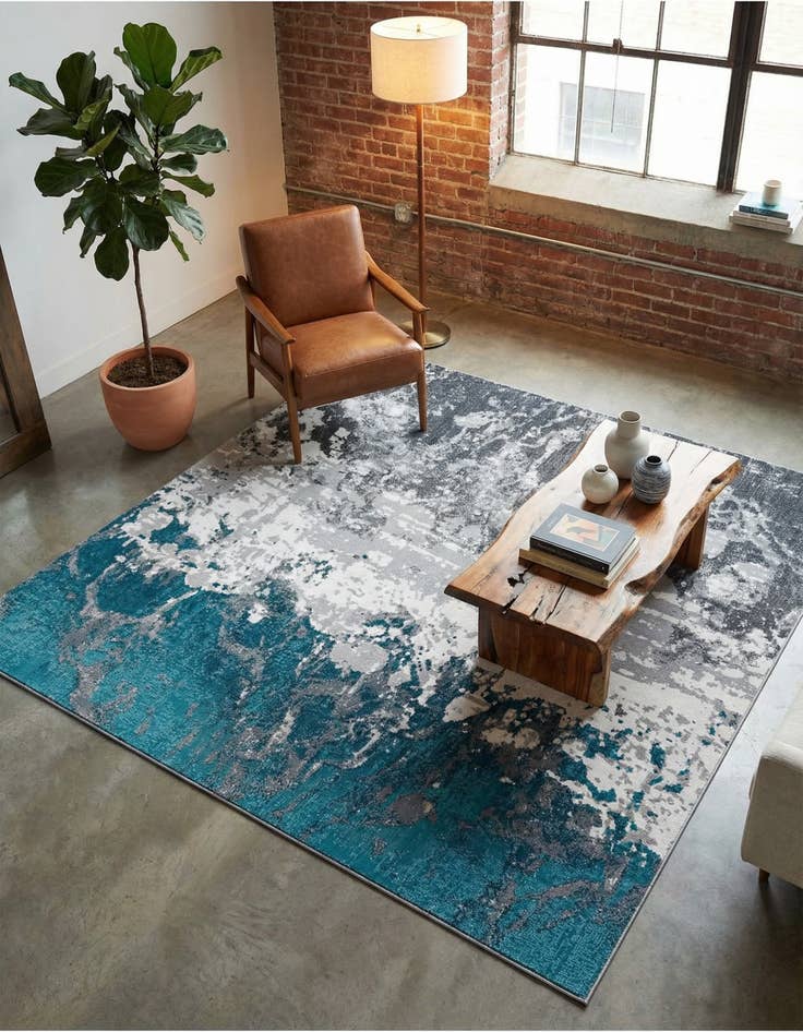 Detail image of 7' 10 x 10' Valencia Rug